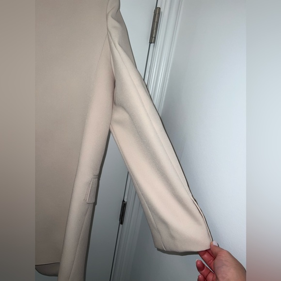 Walter Baker ‘Kira’ Oversized Blazer | Bone | Medium - Picture 9 of 16